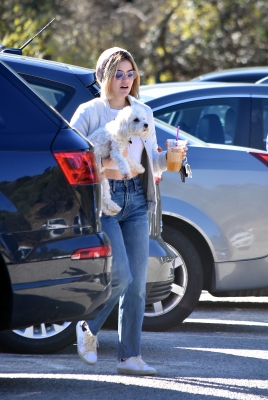HQ
