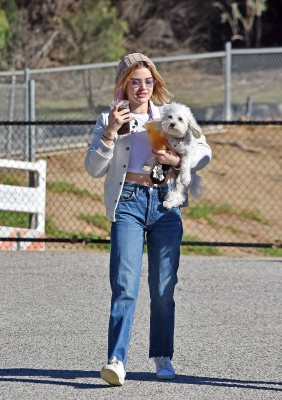 HQ
