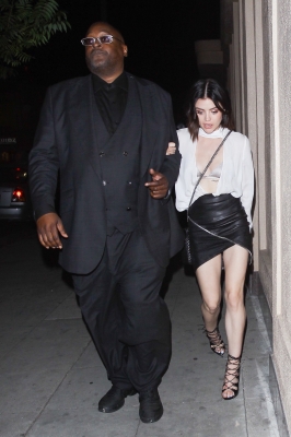 HQ
