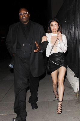 HQ
