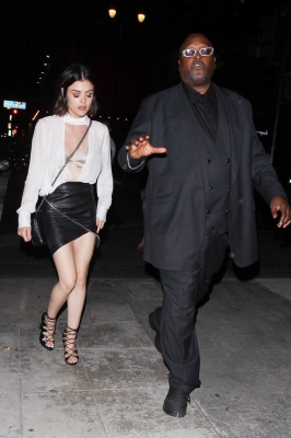 HQ
