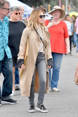 HQ
