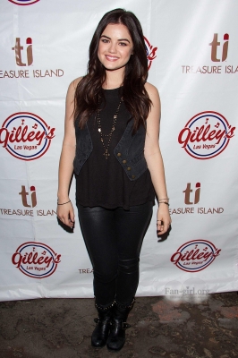 GilleysSaloon2013-08.jpg