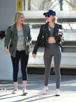 HQ
