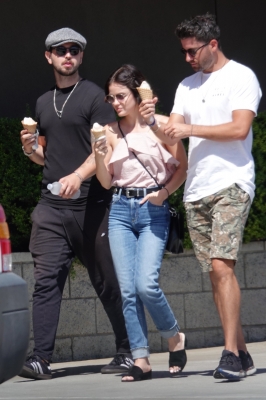 HQ
