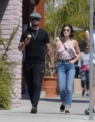 HQ
