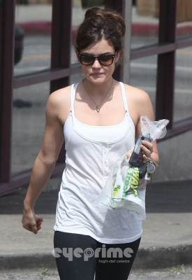 JoggingInHollywoodMar28th2012-002.jpg