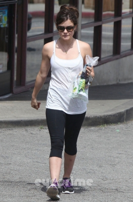 JoggingInHollywoodMar28th2012-003.jpg