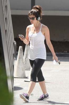 JoggingInHollywoodMar28th2012-005.jpg