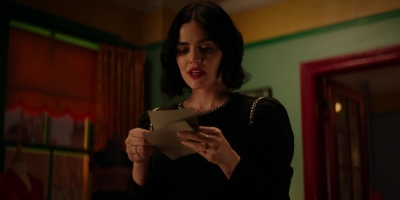 Katy_Keene_S01E10_Chapter_Ten_Gloria_1080p_AMZN_WEB-DL_DDP5_1_H_264-KiNGS_0380.jpg