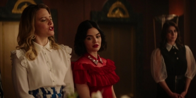 Katy_Keene_S01E10_Chapter_Ten_Gloria_1080p_AMZN_WEB-DL_DDP5_1_H_264-KiNGS_0517.jpg