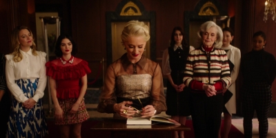 Katy_Keene_S01E10_Chapter_Ten_Gloria_1080p_AMZN_WEB-DL_DDP5_1_H_264-KiNGS_0551.jpg