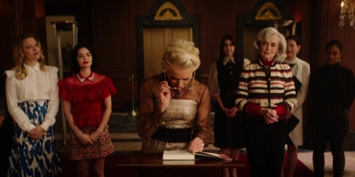 Katy_Keene_S01E10_Chapter_Ten_Gloria_1080p_AMZN_WEB-DL_DDP5_1_H_264-KiNGS_0553.jpg