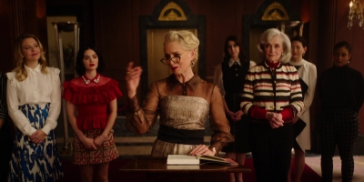 Katy_Keene_S01E10_Chapter_Ten_Gloria_1080p_AMZN_WEB-DL_DDP5_1_H_264-KiNGS_0571.jpg