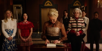 Katy_Keene_S01E10_Chapter_Ten_Gloria_1080p_AMZN_WEB-DL_DDP5_1_H_264-KiNGS_0576.jpg