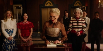 Katy_Keene_S01E10_Chapter_Ten_Gloria_1080p_AMZN_WEB-DL_DDP5_1_H_264-KiNGS_0577.jpg