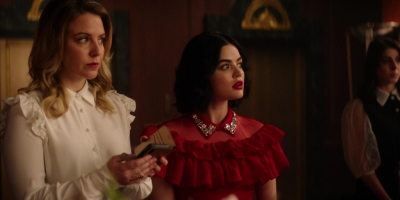 Katy_Keene_S01E10_Chapter_Ten_Gloria_1080p_AMZN_WEB-DL_DDP5_1_H_264-KiNGS_0601.jpg