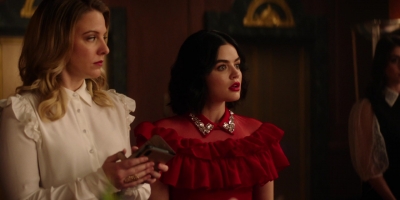 Katy_Keene_S01E10_Chapter_Ten_Gloria_1080p_AMZN_WEB-DL_DDP5_1_H_264-KiNGS_0602.jpg