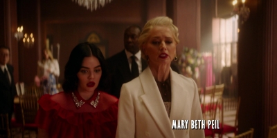 Katy_Keene_S01E10_Chapter_Ten_Gloria_1080p_AMZN_WEB-DL_DDP5_1_H_264-KiNGS_0668.jpg