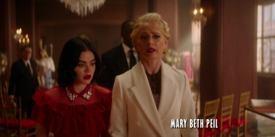Katy_Keene_S01E10_Chapter_Ten_Gloria_1080p_AMZN_WEB-DL_DDP5_1_H_264-KiNGS_0669.jpg