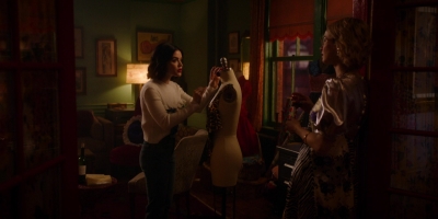 Katy_Keene_S01E10_Chapter_Ten_Gloria_1080p_AMZN_WEB-DL_DDP5_1_H_264-KiNGS_0885.jpg