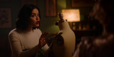 Katy_Keene_S01E10_Chapter_Ten_Gloria_1080p_AMZN_WEB-DL_DDP5_1_H_264-KiNGS_0888.jpg