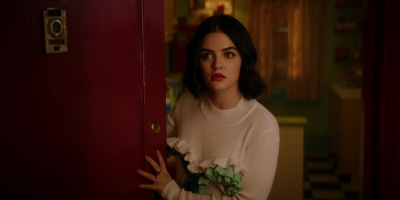 Katy_Keene_S01E10_Chapter_Ten_Gloria_1080p_AMZN_WEB-DL_DDP5_1_H_264-KiNGS_0905.jpg