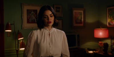 Katy_Keene_S01E10_Chapter_Ten_Gloria_1080p_AMZN_WEB-DL_DDP5_1_H_264-KiNGS_1444.jpg
