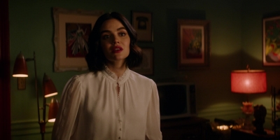 Katy_Keene_S01E10_Chapter_Ten_Gloria_1080p_AMZN_WEB-DL_DDP5_1_H_264-KiNGS_1447.jpg