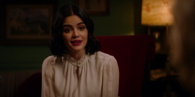 Katy_Keene_S01E10_Chapter_Ten_Gloria_1080p_AMZN_WEB-DL_DDP5_1_H_264-KiNGS_1511.jpg