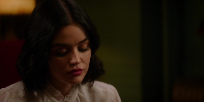 Katy_Keene_S01E10_Chapter_Ten_Gloria_1080p_AMZN_WEB-DL_DDP5_1_H_264-KiNGS_1516.jpg