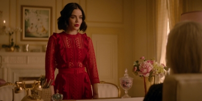 Katy_Keene_S01E10_Chapter_Ten_Gloria_1080p_AMZN_WEB-DL_DDP5_1_H_264-KiNGS_1704.jpg