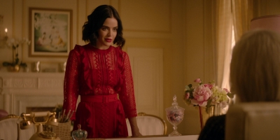 Katy_Keene_S01E10_Chapter_Ten_Gloria_1080p_AMZN_WEB-DL_DDP5_1_H_264-KiNGS_1705.jpg