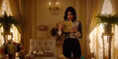 Katy_Keene_S01E10_Chapter_Ten_Gloria_1080p_AMZN_WEB-DL_DDP5_1_H_264-KiNGS_2001.jpg