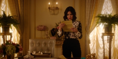 Katy_Keene_S01E10_Chapter_Ten_Gloria_1080p_AMZN_WEB-DL_DDP5_1_H_264-KiNGS_2002.jpg