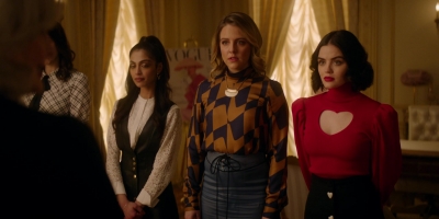 Katy_Keene_S01E10_Chapter_Ten_Gloria_1080p_AMZN_WEB-DL_DDP5_1_H_264-KiNGS_2497.jpg