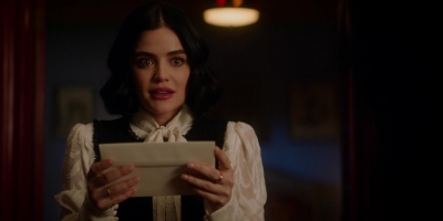Katy_Keene_S01E11_Chapter_Eleven_Who_Can_I_Turn_To_1080p_AMZN_WEB-DL_DDP5_1_H_264-KiNGS_0157.jpg
