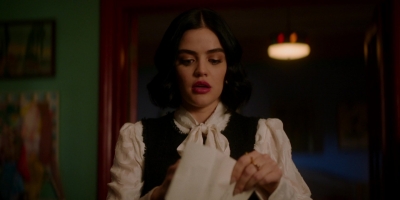 Katy_Keene_S01E11_Chapter_Eleven_Who_Can_I_Turn_To_1080p_AMZN_WEB-DL_DDP5_1_H_264-KiNGS_0163.jpg
