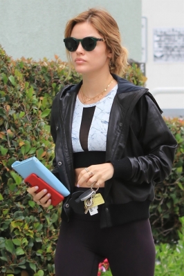 HQ
