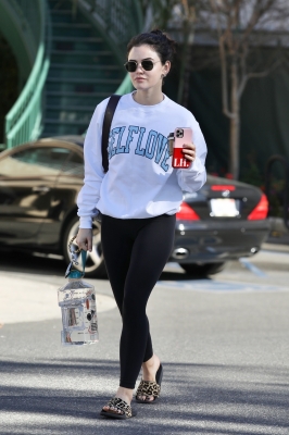 LeavingthegymafteraworkoutinLA_180121_003.jpg