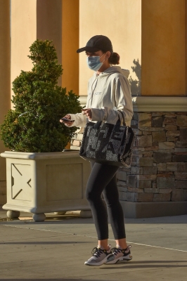 Lucy040121-003.jpg