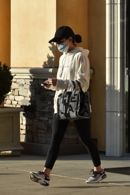 Lucy040121-007.jpg