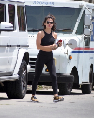HQ
