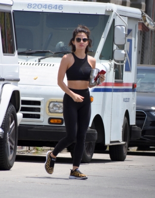 HQ
