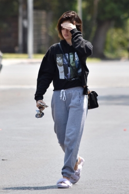 HQ
