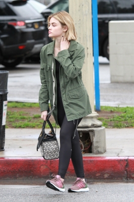 Lucy1201-005.jpg