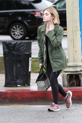 Lucy1201-006.jpg