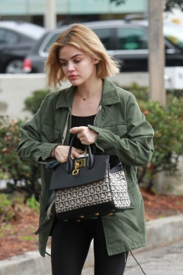Lucy1201-015.jpg