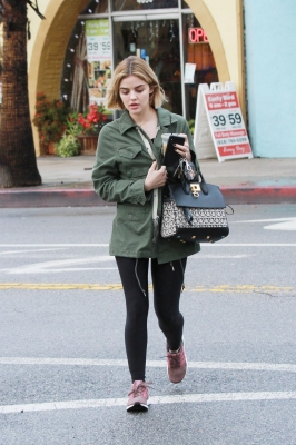 Lucy1201-039.jpg