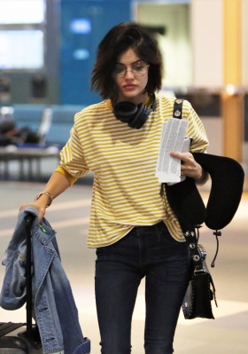 LucyCatchesAnFlight-007.jpg